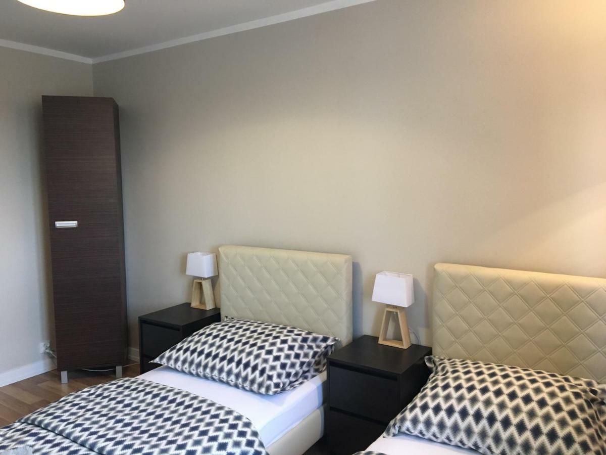Family & Business Elegant Apartments Rynek Centrum Downtown - 2 Bedroom, Balcony, Parking Kielce Exterior photo