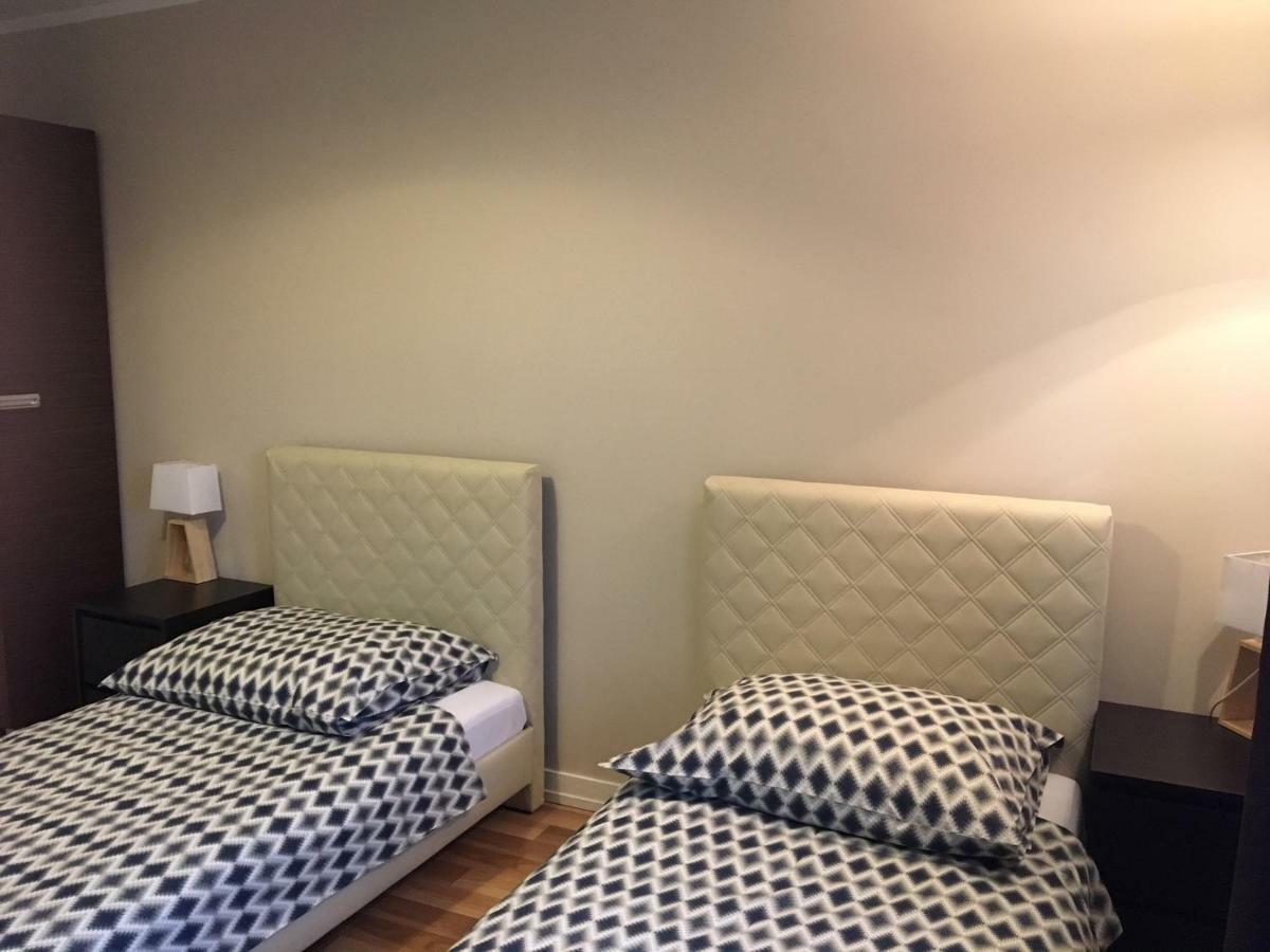 Family & Business Elegant Apartments Rynek Centrum Downtown - 2 Bedroom, Balcony, Parking Kielce Exterior photo